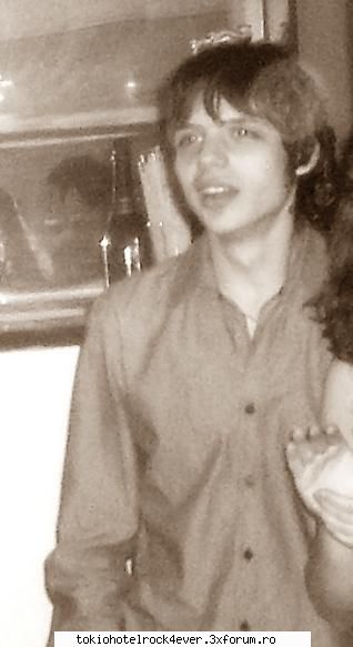 1. acel dintr-a 12a...dar cred ca am o poza pe gasesc pun. :nod: 
2. de nume. :nod:  :nod:  :limba: