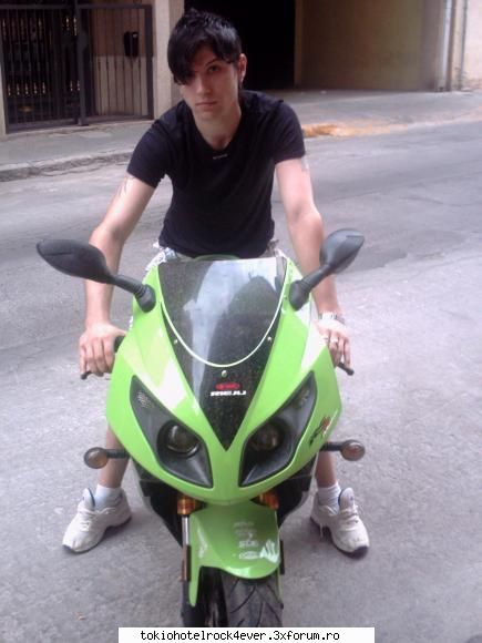 iubitzi?:> asta iubirea mea..   sal manc tot tot drag  