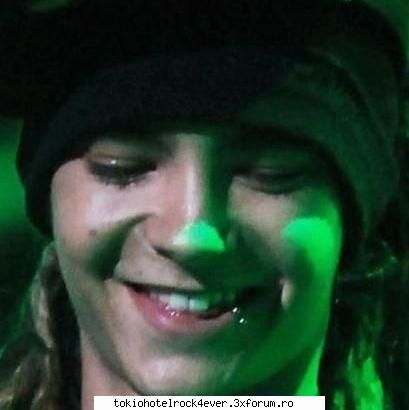 tokio hotel video interviews deea scris:bill are dintii sus iesiti pic afaratom nunu?ba