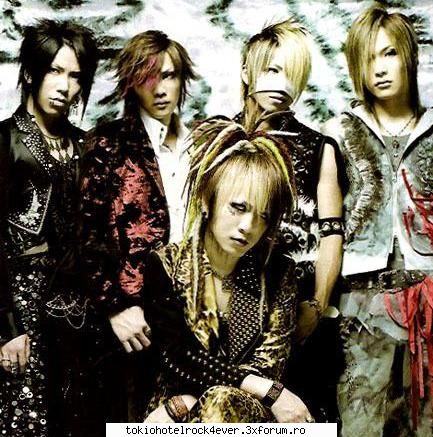 the gazette pai sunt formatie canta foarte mijtomie imi place acu nijte poze: