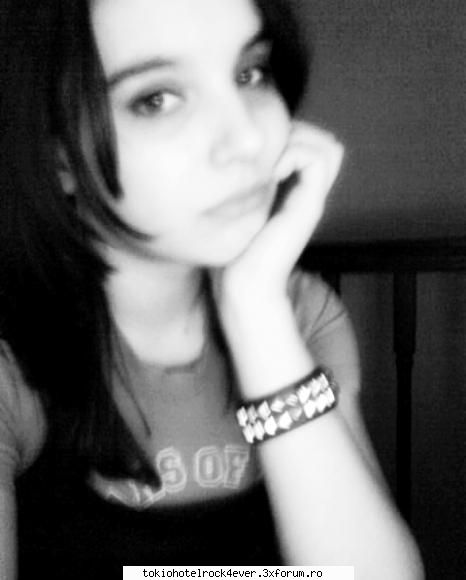 hello!! hey there! here talk about name laura,i'm years old...i addicted music! love tokio hotel and