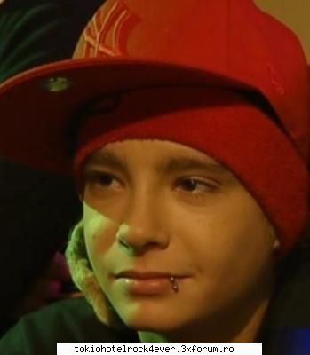 :nebun: .....ii sta bn in rosu sepcile q semnul d yo am ogramada d speci q semnul ala:rotfl: poze