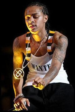 bow wow fain bling bling-ul tatuaje klumea are...... ....ma apuk      