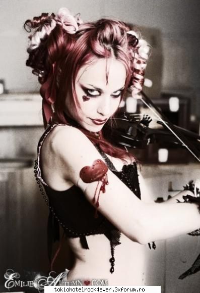 emilie autumn cea mai tare!