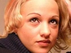 ce fata are=)) fosta iubita a lui bill k.face o carte despre relatziile sexuale cu el