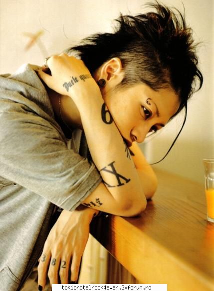 miyavi deci cand zis primele posturi nu-mi debitam prostii... este absolut kawaii!!!!   miyavi