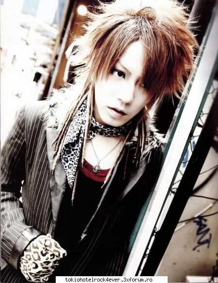 12012(ichi nī zero ichi ni) - El este Wataru Miyawaki solistul trupei - *..::Other Bands::..*