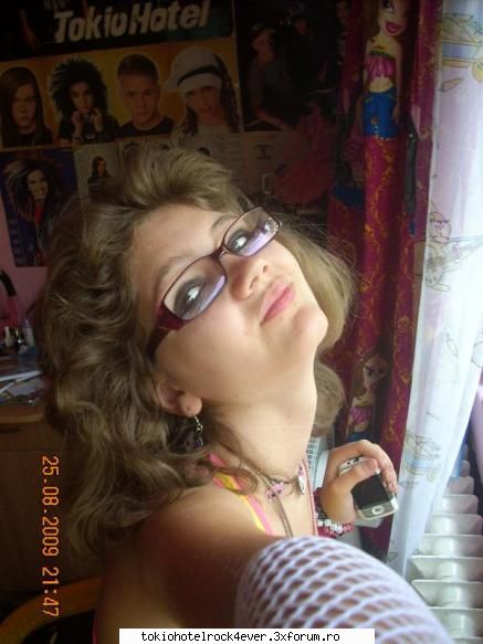 2 vieti schimbate - Daianna � este sora mai mica a lui Helen ! are 18 - *..::FanFiction::..*