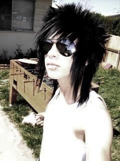 2 vieti schimbate - Nick � are 20 de ani ! este foarte bun prieten cu - *..::FanFiction::..*