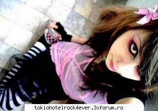 2 vieti schimbate - Adelin � prietena lui Andreeas! Are 18 ani!Lui - *..::FanFiction::..*
