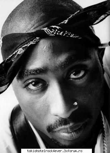 2pac - deci .. 2pac este unul dintre rapperii mei - *..::Other Bands::..*