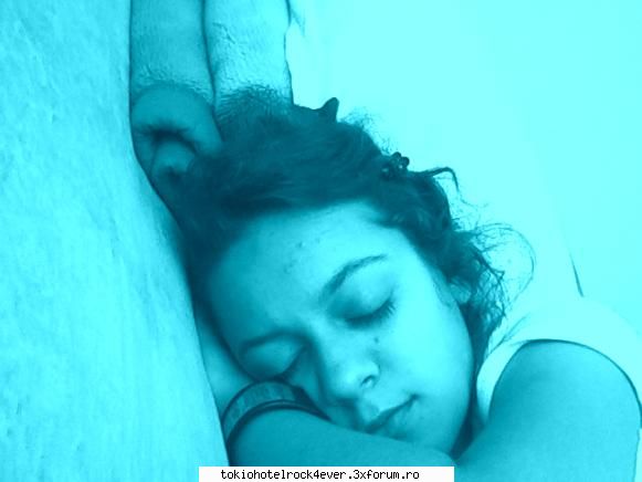 Akasha... i mean... me :) - fallin` asleep.... dreaming at u.. mdfkr.. care - *..::Me, myself & I::..*