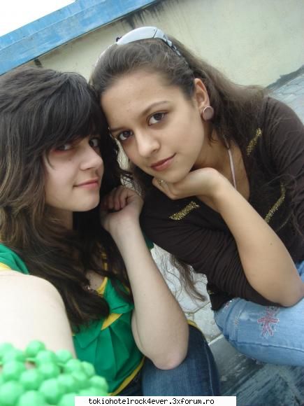 Akasha... i mean... me :) - da may da.. :))) i`m trying! uitati...poza cu - *..::Me, myself & I::..*