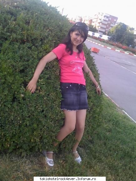 Alinnaaa - si inca o poza facuta in bosketi la betie - *..::Me, myself & I::..*