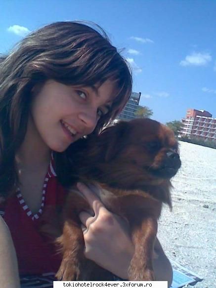 Animalutzele noastre ;;) - aici pe plaja avec zuzu - *..::Cafenea::..*