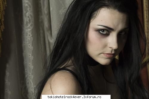 Bill Din Ceara - aia cu mana pe ... a lu bill e o ratata ;) c - *..::Bill Kaulitz::..*