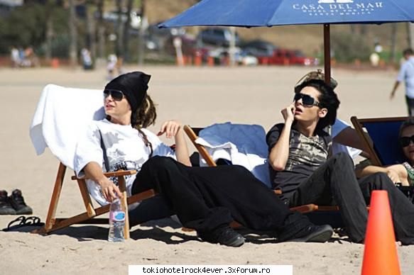 Bill&Tom la plaja in L.A - am mai gasit una... intru la intamplare si dau de - *..::Bill & Tom Kaulitz::..*