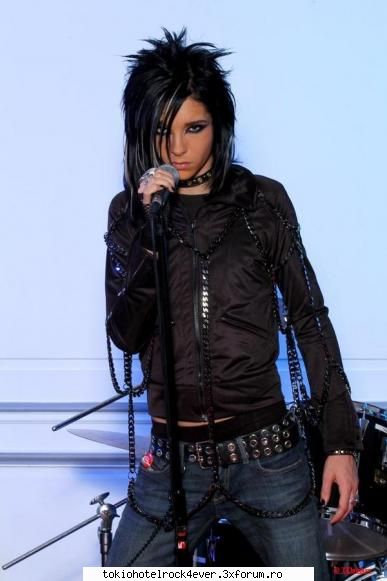 si mie imi plashe cel mai mult asta bill fara suvitze blonde!:x