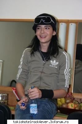 Bill nemachiat - ii sta fff bine si machiat si nemachiat.... knd e - *..::Bill Kaulitz::..*