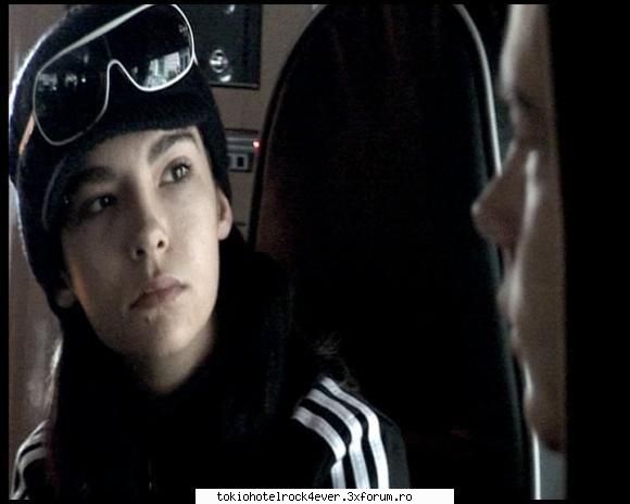 Bill nemachiat - oricum...are o figura foarte draguta...asa - *..::Bill Kaulitz::..*