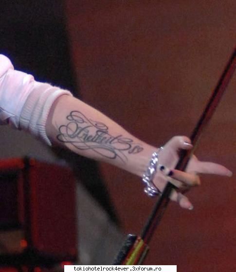 Bill's new tatoo - *KiKi* - *..::Bill Kaulitz::..*