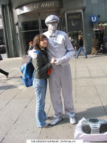 BlackStain - hy Prenume Varsta:13(in iunie 14) Oras Clasa:a - *..::Me, myself & I::..*