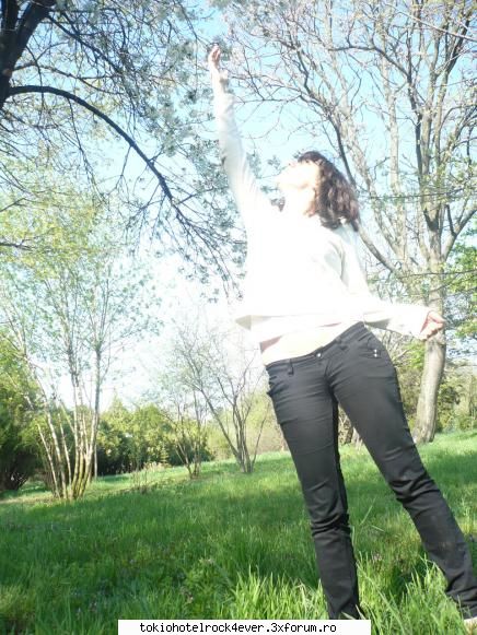 BlackStain - D era un copacel cu floricele asa dragute - *..::Me, myself & I::..*
