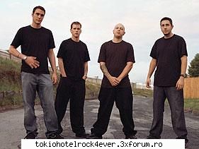 pun nijte poze cu pe mine aspectul fizic al artistilor nu ma prea breaking benjamin