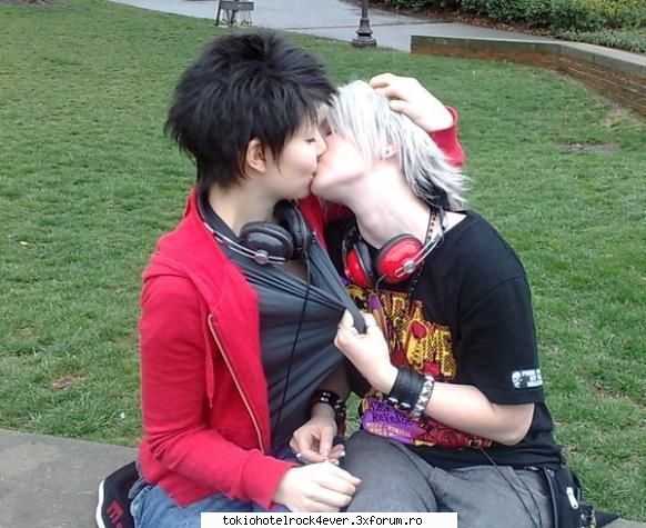 Cand lumea ia o intorsatura ciudata... - And again YAYZ for the YAOIZ! (Aici in - *..::FanFiction::..*