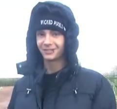Ce ai schimba la tom?? - Doamne ce intrebare grea..... poi nu stiu daca - *..::Tom Kaulitz::..*
