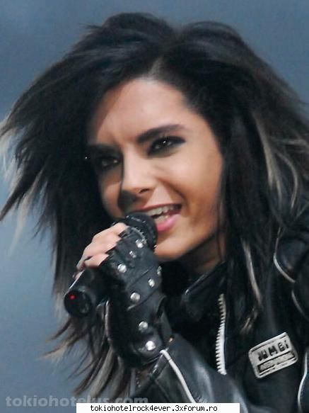 Ce melodie i-ati dedica lui Tom? - da` v-am explikt c baietzi imi plac mie! unii kre - *..::Tom Kaulitz::..*