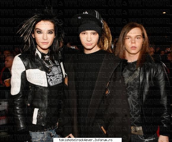Ce nu va place la bill?? - mie..nu'mi place ce geci poarta..adik.. de - *..::Bill Kaulitz::..*