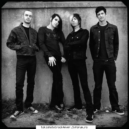 Ce v'a impresionat la ei? - shi niste poze: cu AFI (AFireInside) =D - *..::Tokio Hotel & Us::..*