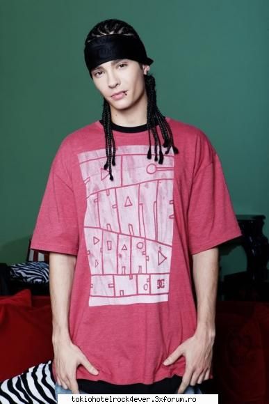 Ce va atrage la Tom? - ochii,rasul,dintii,degetele (de la maini)si felul - *..::Tom Kaulitz::..*