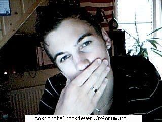 Ce vrei de la viatza? - ce om handicapat si ce frumos poate vorbi :( :X:X - *..::Find Myself::..*