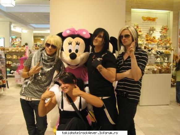 Cinema Bizarre - aici vindeau chirpici - *..::Other Bands::..*