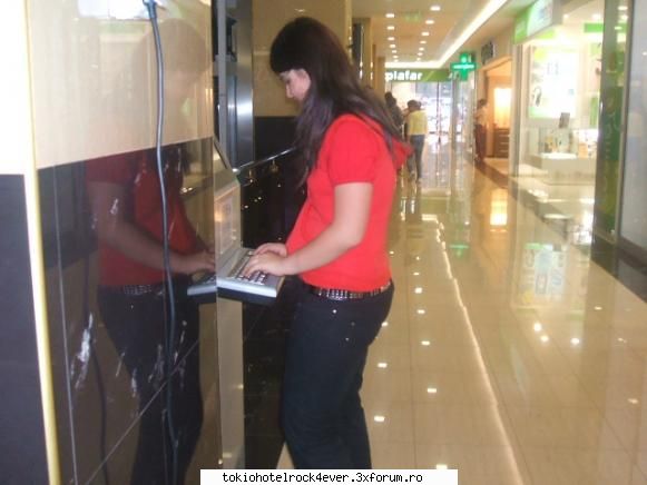Creier.Verde[Obsedat.De.Off] - aici la calculatoru` din MURES MALL scuzati - *..::Me, myself & I::..*