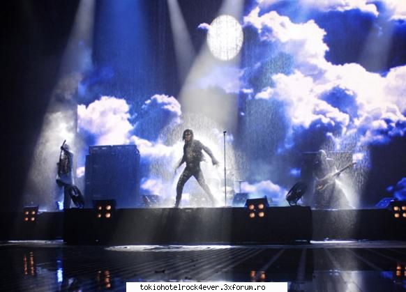 EMA - European Music Awards - si acu` poze cu Billu cand canta monsoon...si - *..::Tokio Hotel::..*