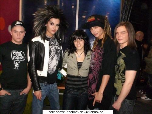 FANI ADEVARATZI! ;)) - eoo vreau sa pun niste poze cu baietzii si cateva - *..::Tokio Hotel::..*