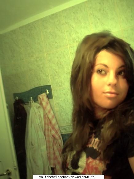 F�e�ita~d�l�e - ~hallo ma numesc simina dar imi puteti zice symy - *..::Me, myself & I::..*
