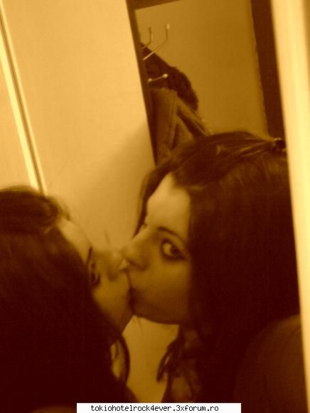 F�e�ita~d�l�e - eo ma pupam q oglinda nu mi puteam rezista - *..::Me, myself & I::..*
