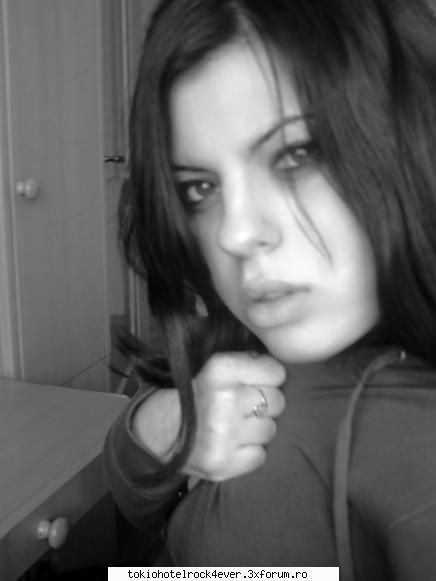 F�e�ita~d�l�e - nu stiu ce ma apucase in poza asta...da ma rog - *..::Me, myself & I::..*