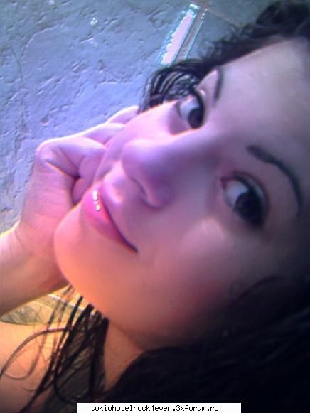 F�e�ita~d�l�e - fresita face bine ;)... uite poje - *..::Me, myself & I::..*
