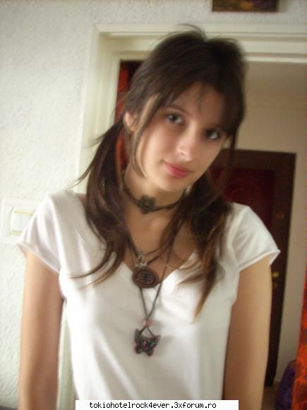 Fashion..bllaahh - Aici are fatza de sac spart dar se pronuntza - *..::Cafenea::..*
