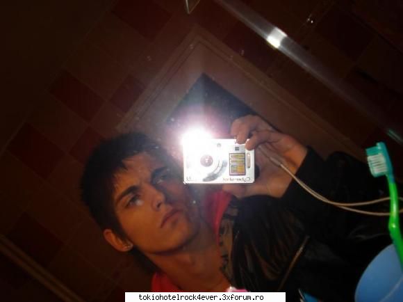Gia... - ce incruntat se uita! - *..::Me, myself & I::..*