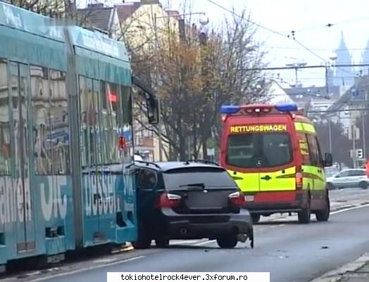 :uimit: gustav a nimerit intr-un accident :|