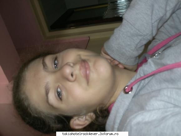 Hallo! Ich bin Emma :D - thx shi ink o poza faqta aqm...nu va speriatzi d - *..::Me, myself & I::..*