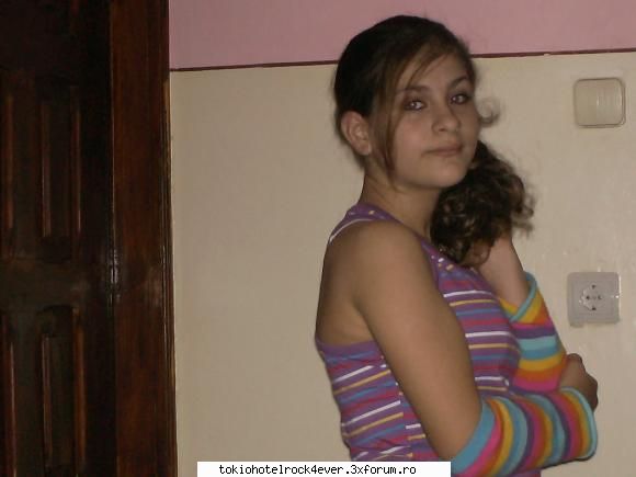 Hallo! Ich bin Emma :D - thx :* puoze va place shuva?:> yo am tuns'o - *..::Me, myself & I::..*