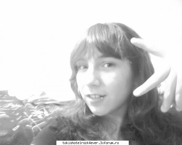Hello!! - Hello! I am criss,i am 15 . I like th,placebo,an - *..::English talk::..*