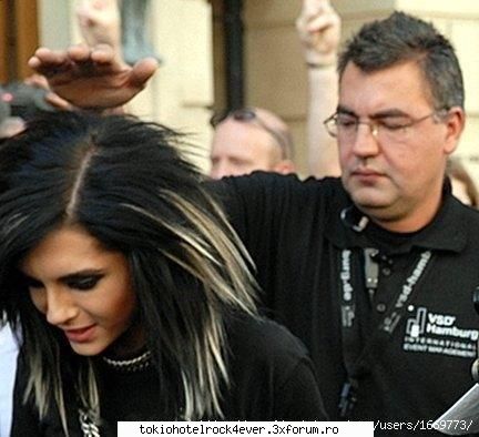 ~His bodyguard~ - so doua posici 1 dar cei face mah pazeste aura de - *..::Bill Kaulitz::..*